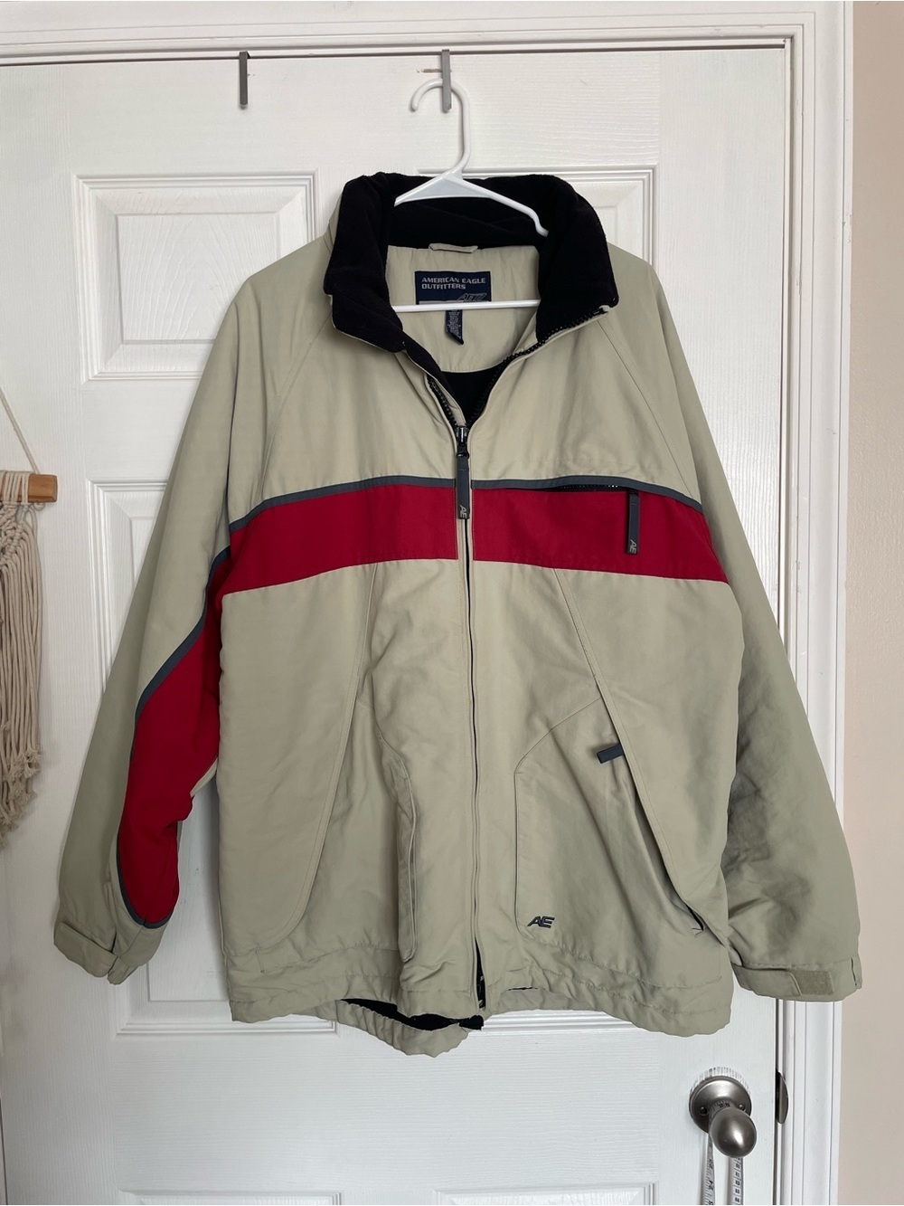 American Eagle Outfitters Men’s Large Beige and Red Men's Zip-Up Jacket